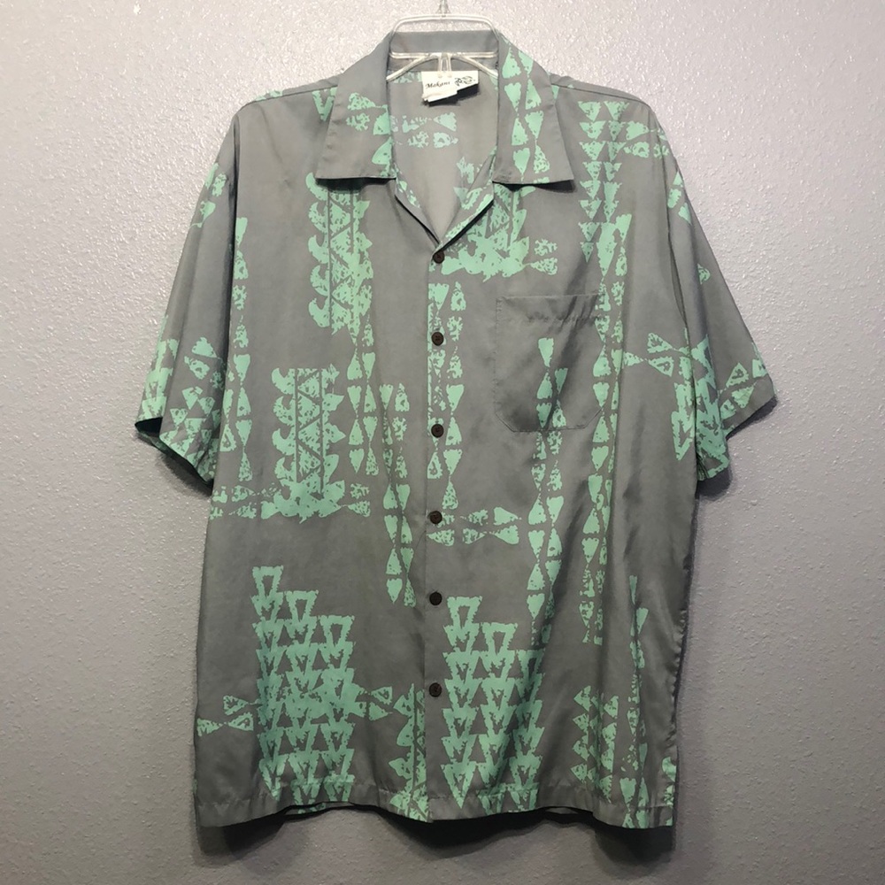 Makani Hawaiian shirt gray green short sleeve button down shirt EUC